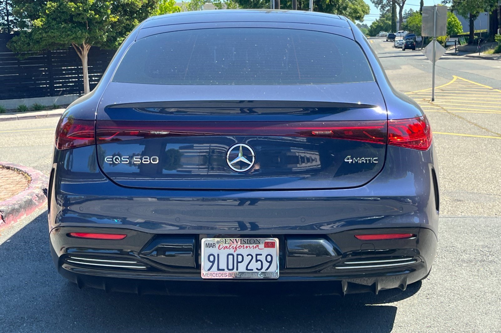 Used 2023 Mercedes-Benz EQS 580 4MATIC Sedan image 4