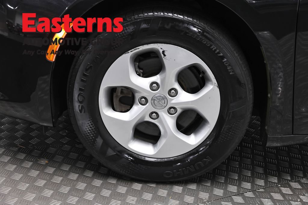 Used 2017 Chrysler Pacifica LX w/ Tire & Wheel Group FWD image 31