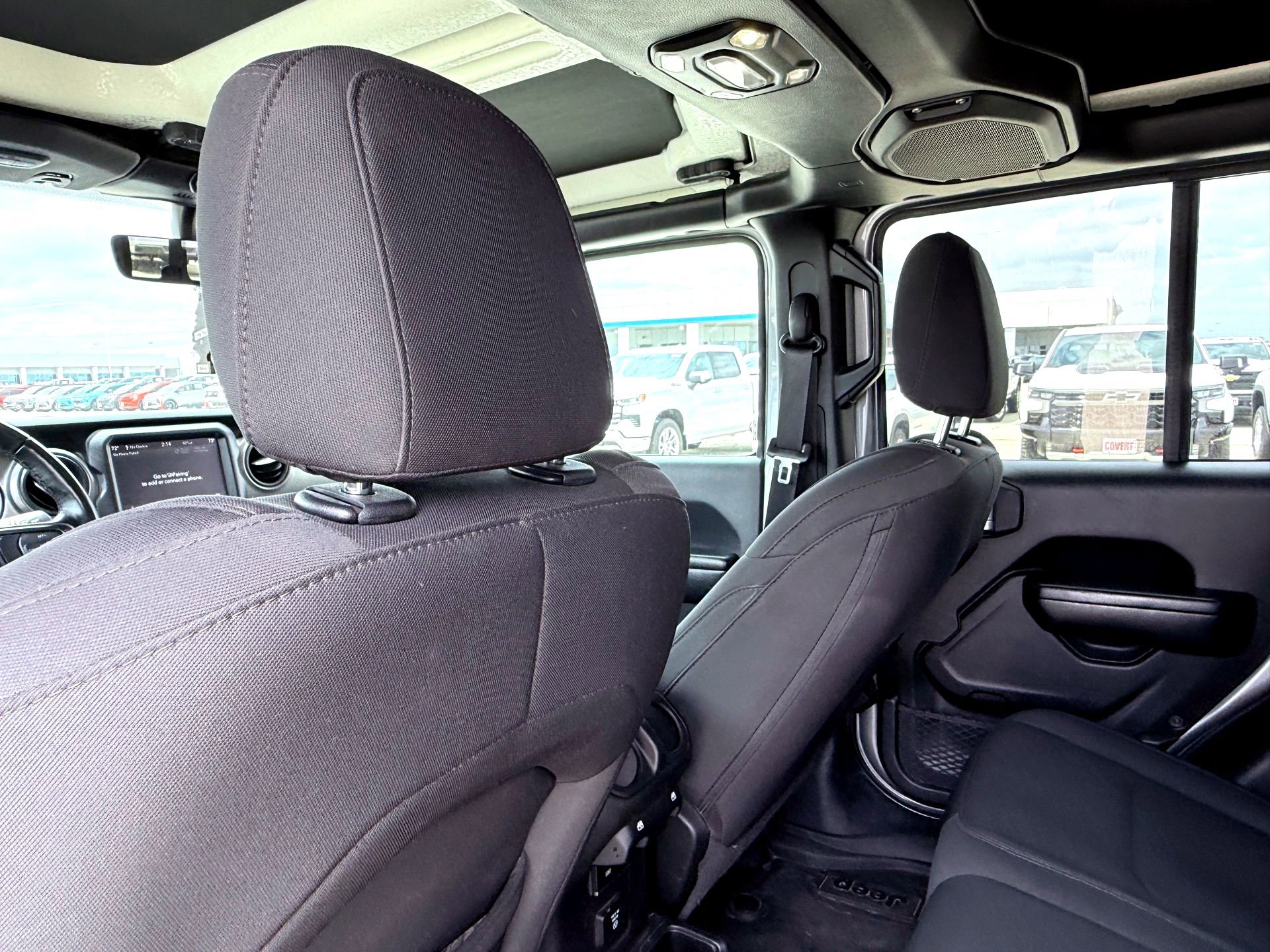 Used 2021 Jeep Gladiator Willys AWD/4WD image 29