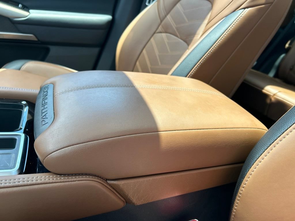 Certified 2025 Nissan Pathfinder Platinum w/ Cargo Package FWD image 39