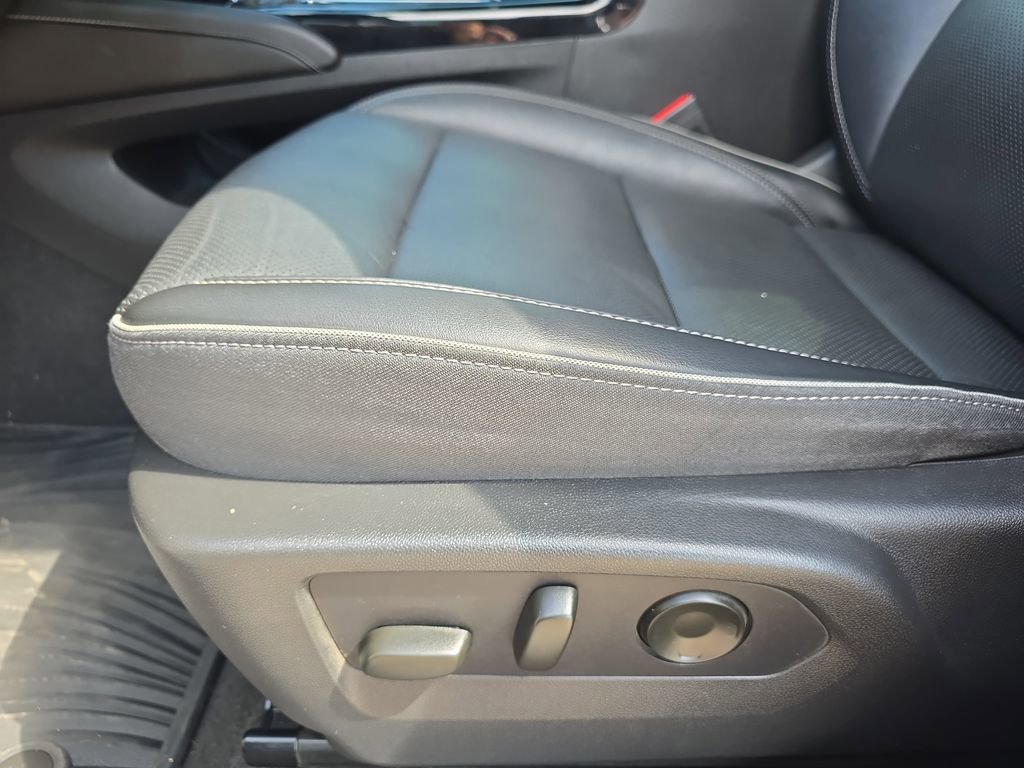 Used 2021 Buick Envision Essence w/ Sport Touring Package FWD image 29