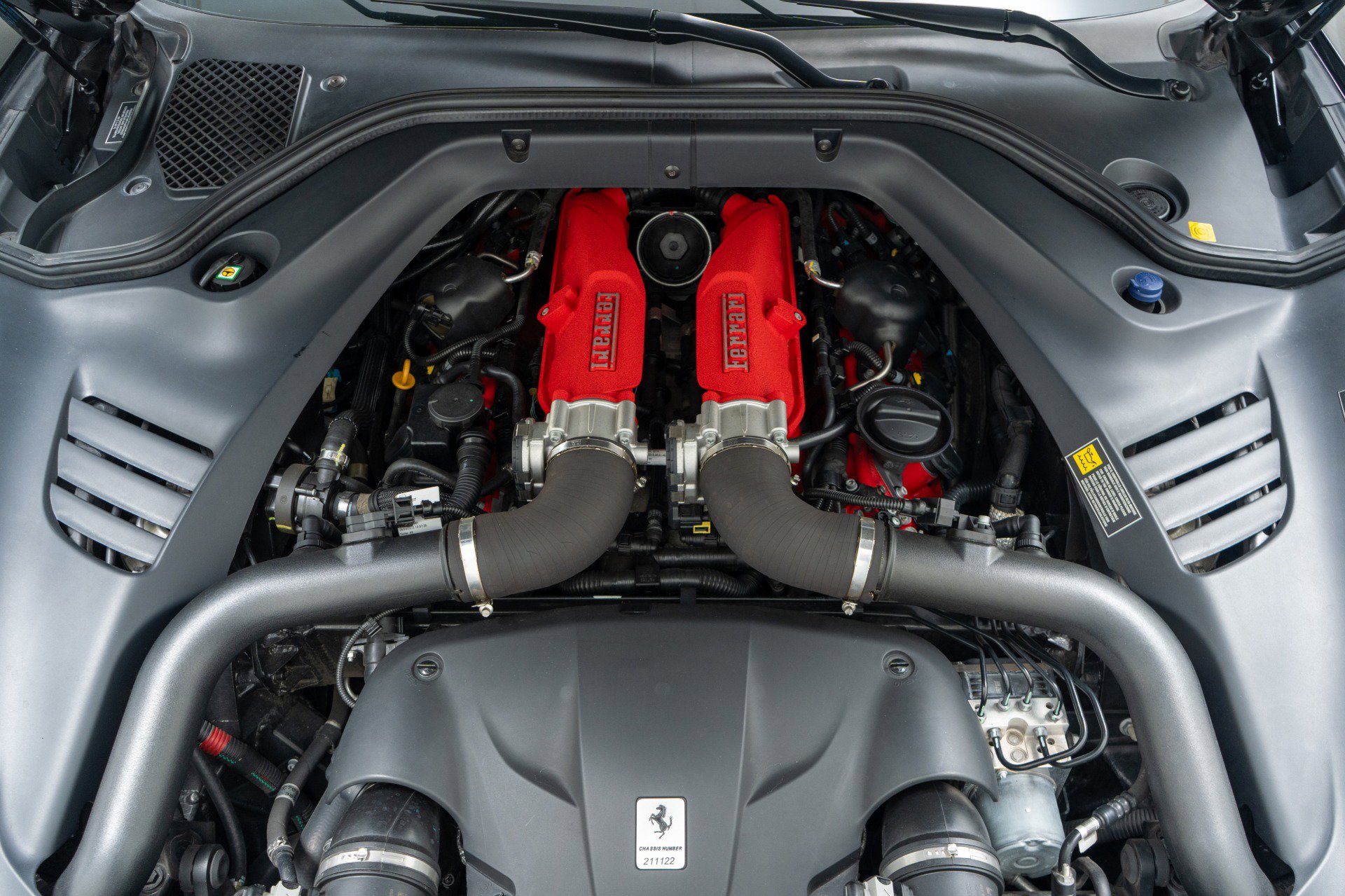 Used 2015 Ferrari California T RWD image 12