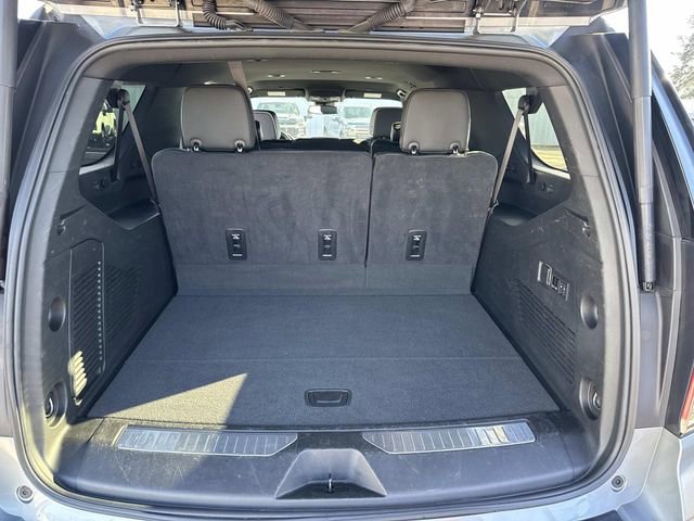 Used 2024 Chevrolet Suburban Premier image 9