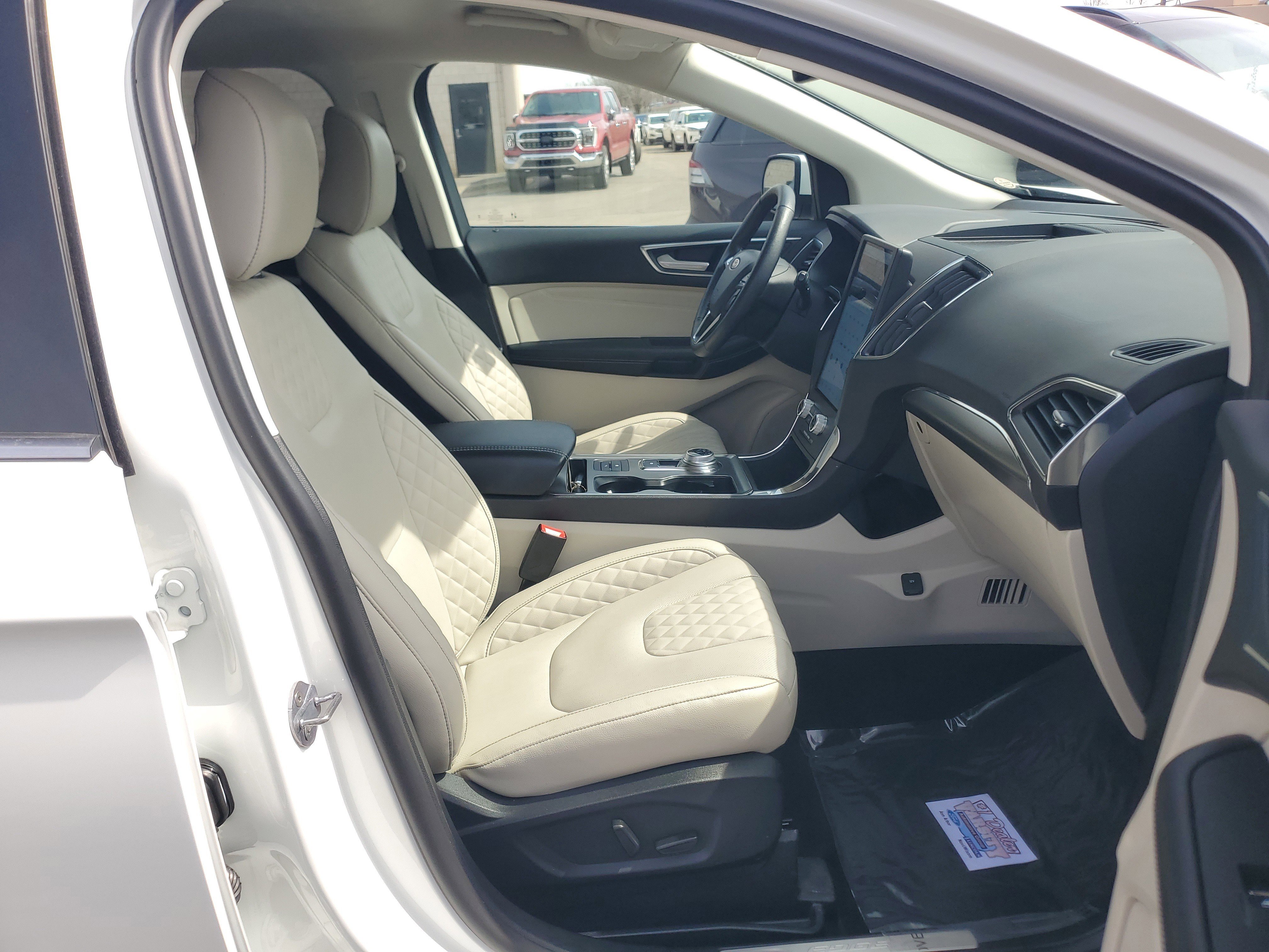 Used 2024 Ford Edge Titanium w/ Equipment Group 301A AWD/4WD image 9
