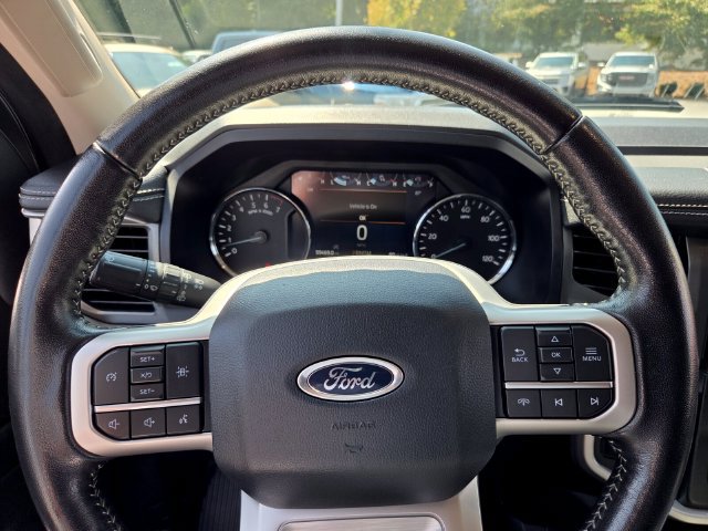 Used 2024 Ford Expedition XLT RWD image 26