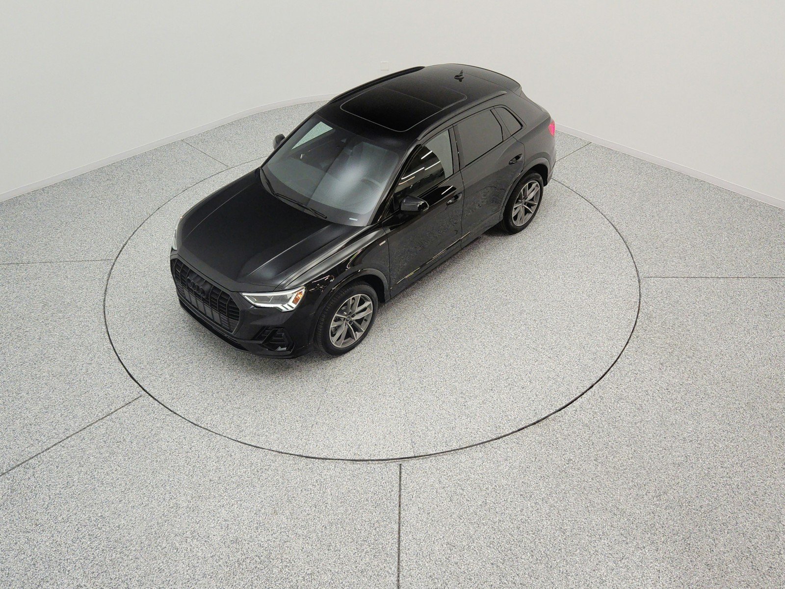 Used 2025 Audi Q3 2.0T Premium w/ Convenience Package AWD/4WD image 9