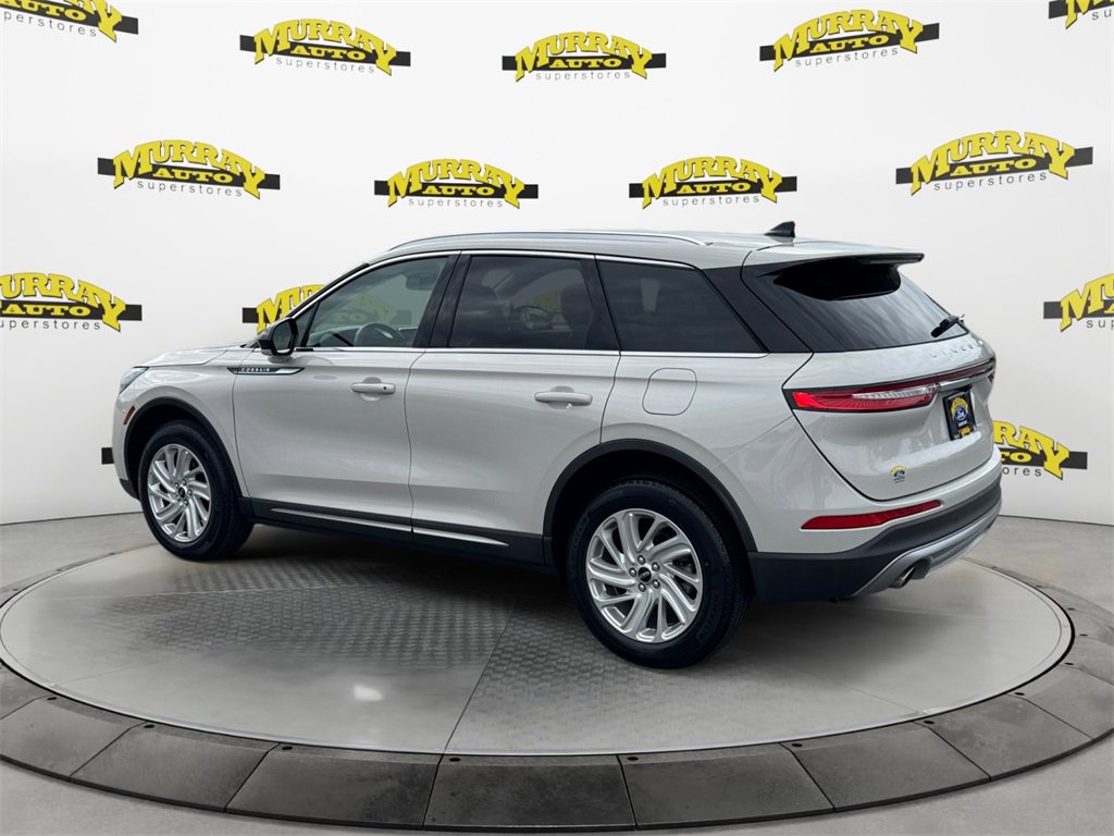 Used 2021 Lincoln Corsair Standard image 3