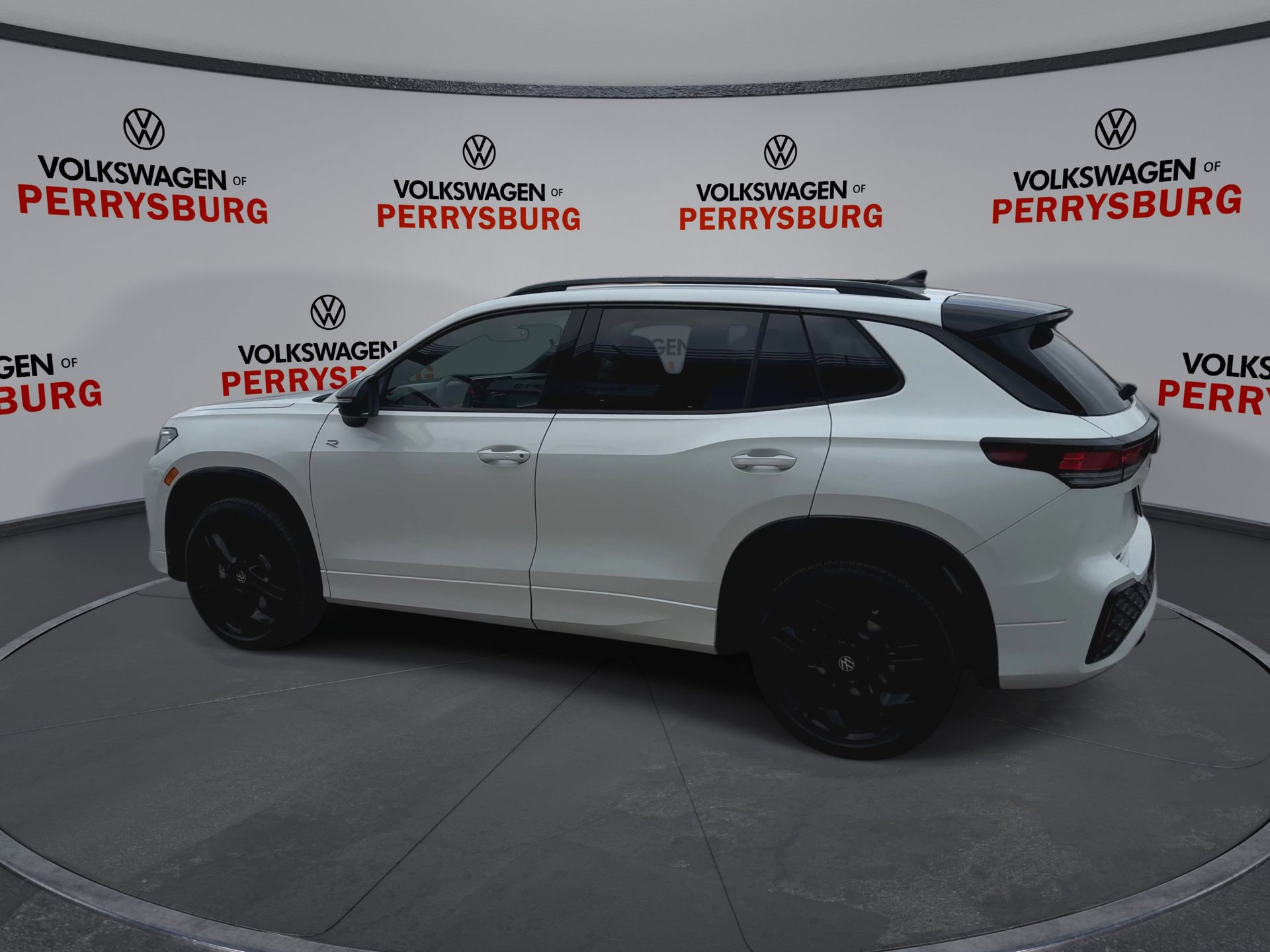 New 2026 Volkswagen Tiguan SE R-Line image 6