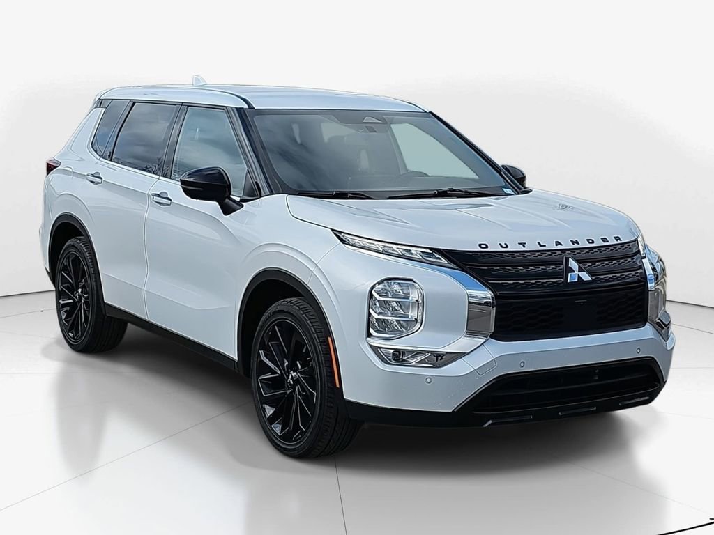Used 2023 Mitsubishi Outlander SE