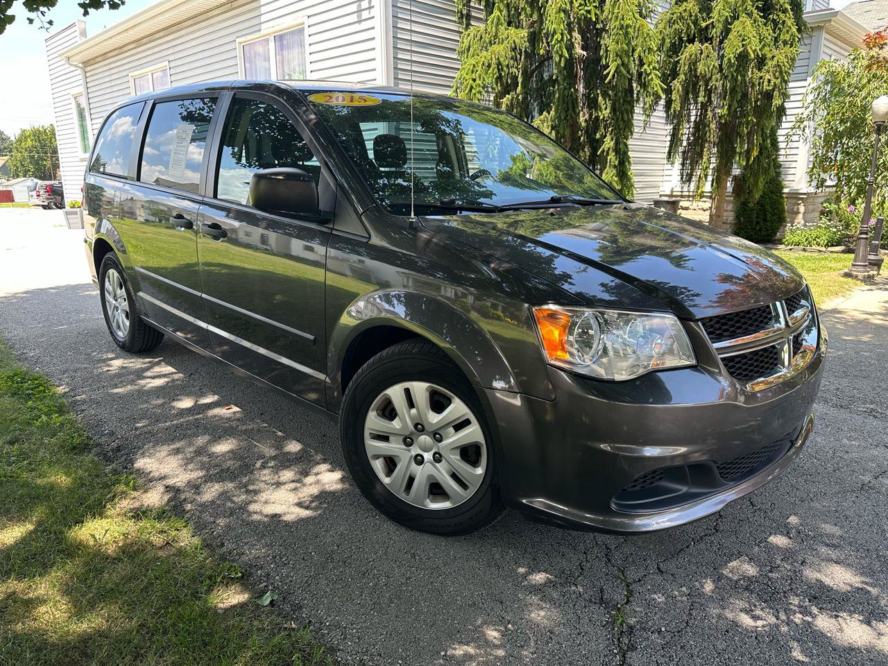 Used 2015 Dodge Grand Caravan American Value Package w/ UConnect Hands-Free Group