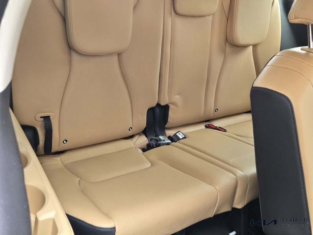 Used 2023 Kia Carnival LX FWD image 15