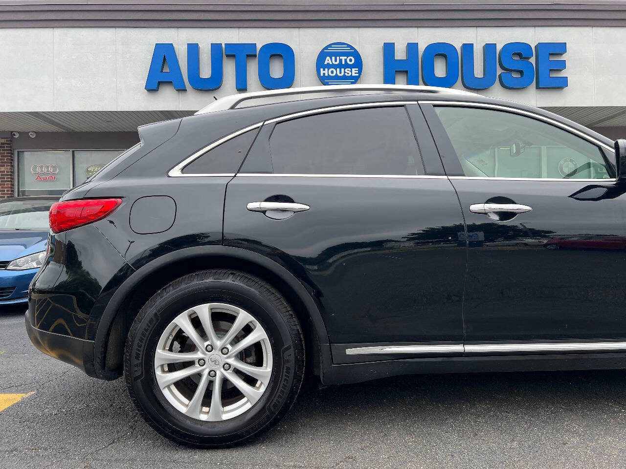 Used 2014 INFINITI QX70 AWD w/ Premium Package image 37