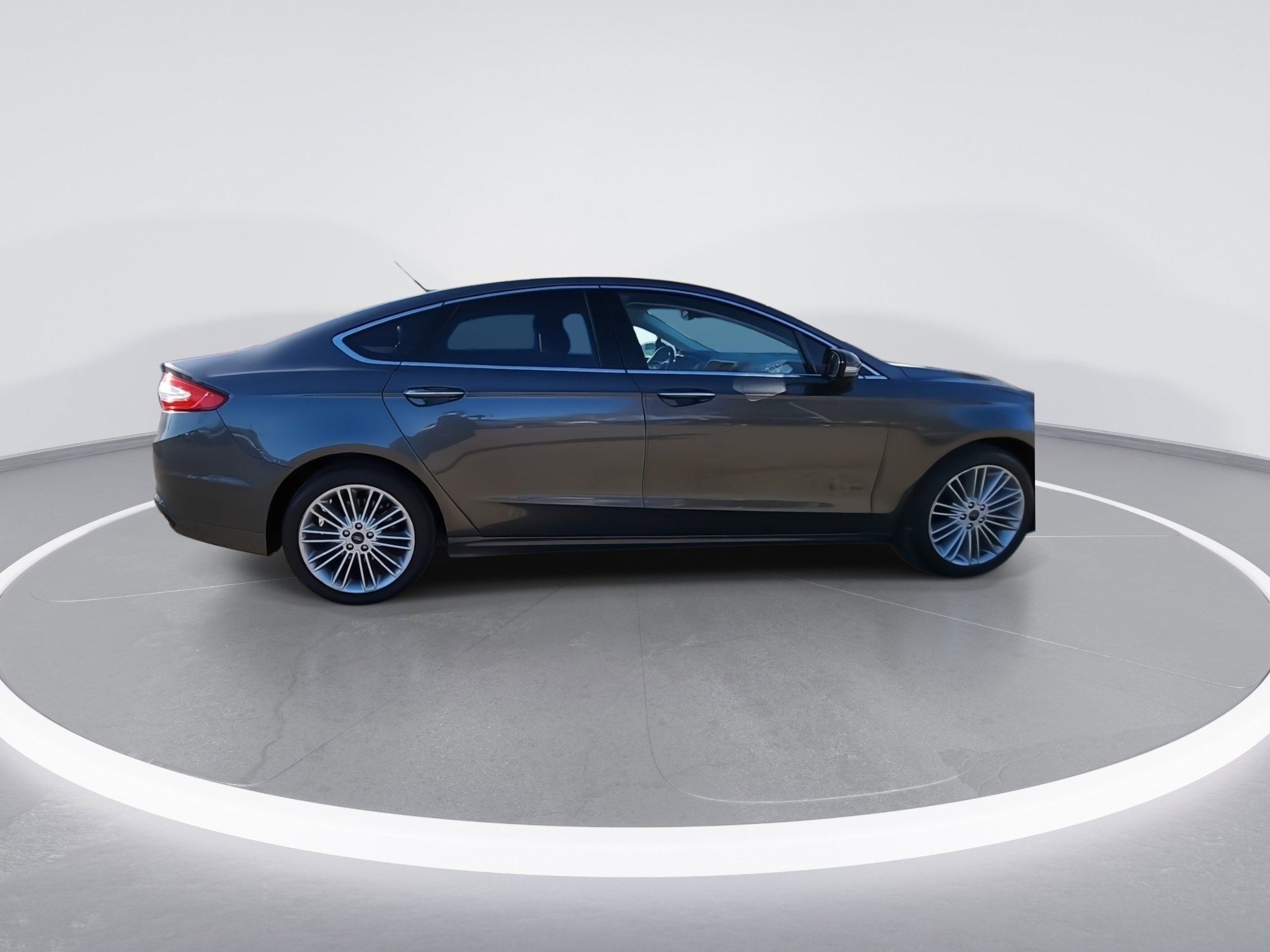 Used 2015 Ford Fusion SE w/ Equipment Group 202A image 9