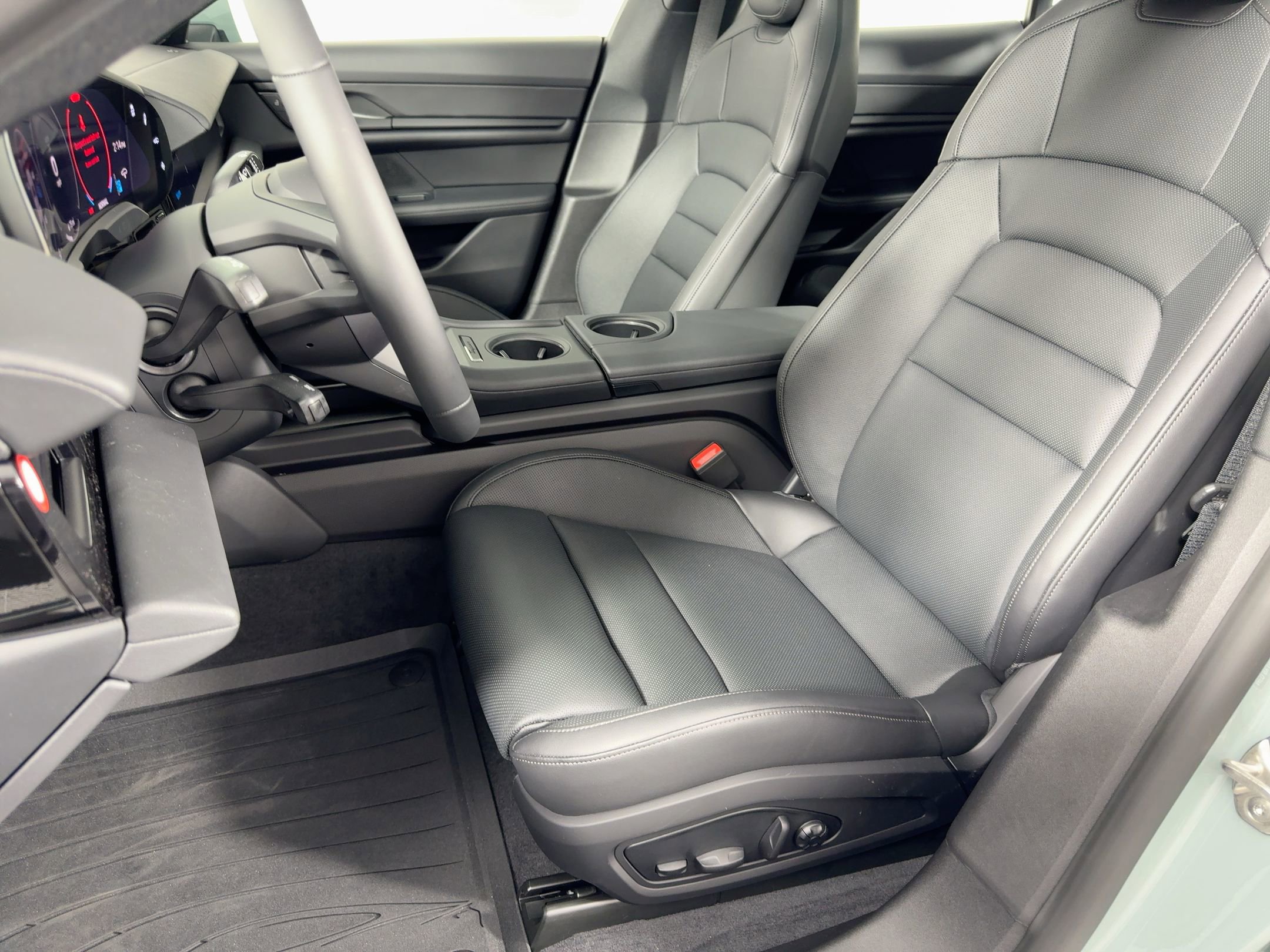 New 2026 Porsche Taycan image 5