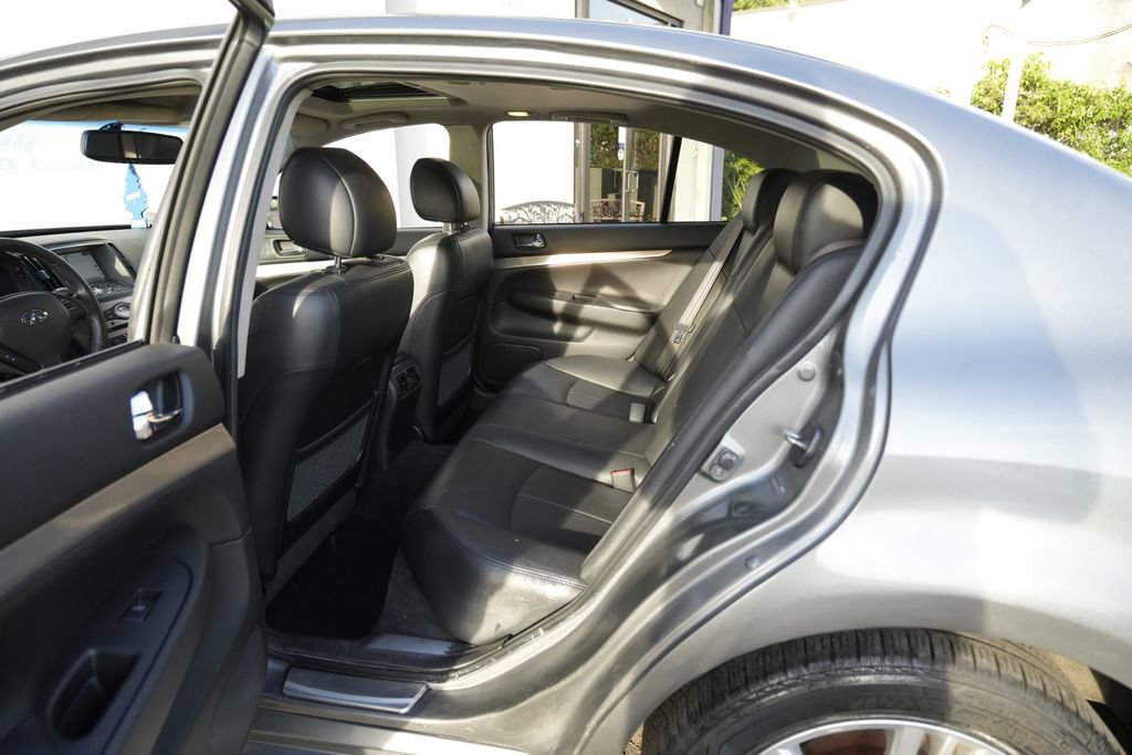 Used 2015 INFINITI Q40 AWD w/ Navigation Package image 23