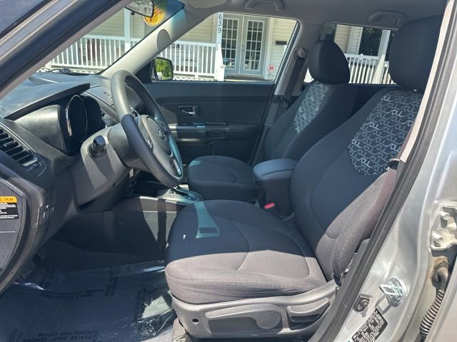 Used 2011 Kia Soul + FWD image 14
