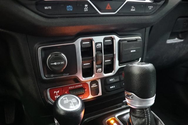 Used 2024 Jeep Wrangler Unlimited AWD/4WD image 29