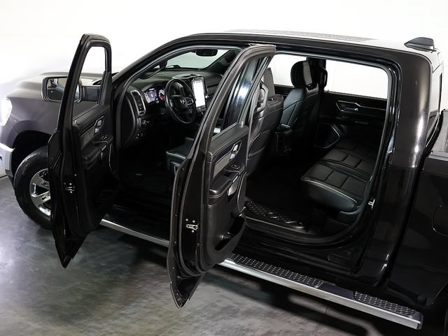 Used 2023 RAM 1500 Laramie AWD/4WD image 5