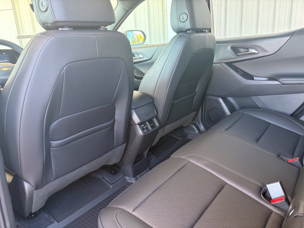 New 2027 Chevrolet Equinox LT w/ Convenience Package II FWD image 17
