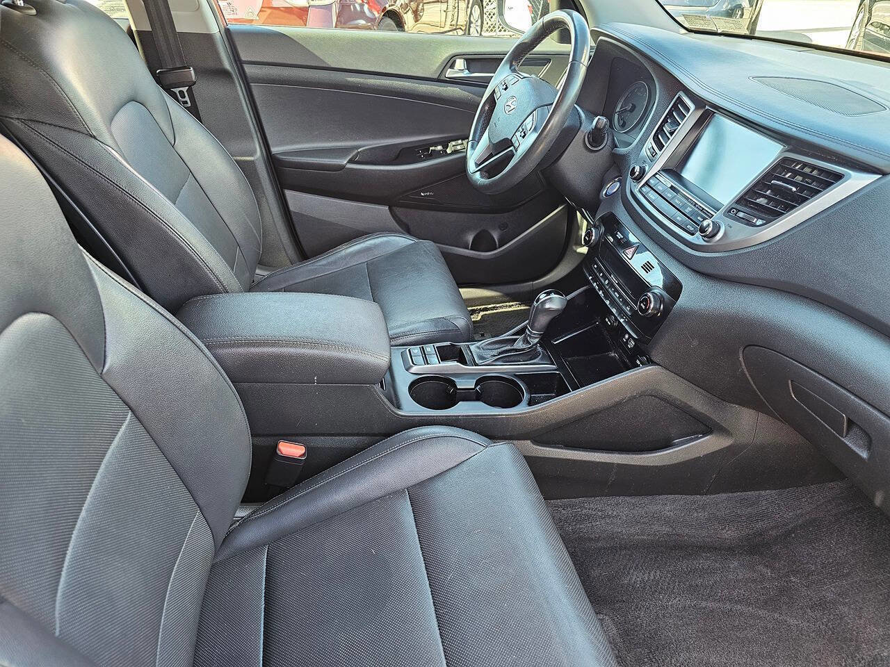 Used 2017 Hyundai Tucson SE Plus w/ Cargo Package image 7