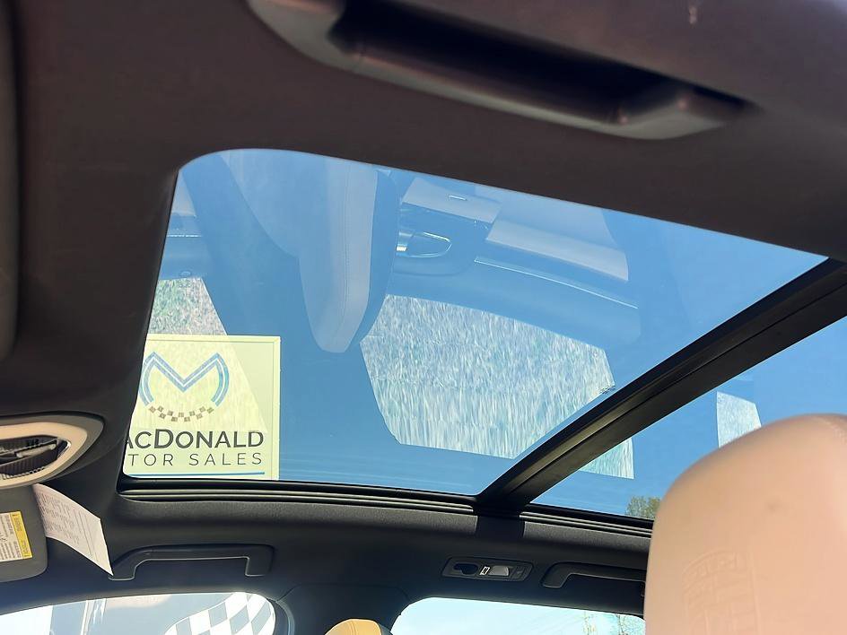 Used 2014 Porsche Cayenne Platinum Edition AWD/4WD image 36