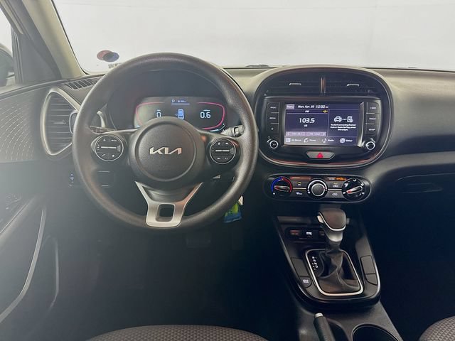 Used 2023 Kia Soul LX w/ LX Technology Package FWD image 22