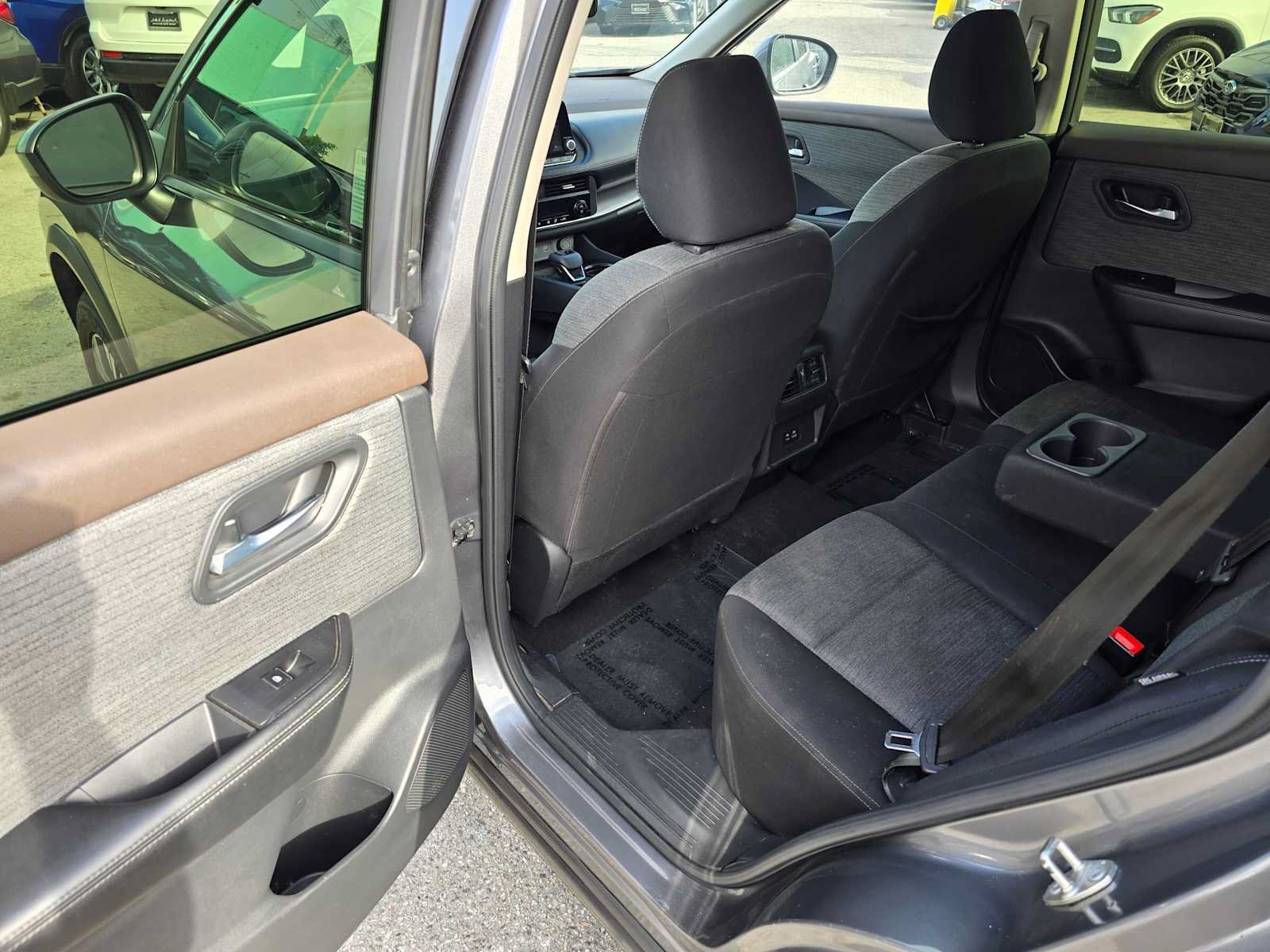 Used 2023 Nissan Rogue SV FWD image 15