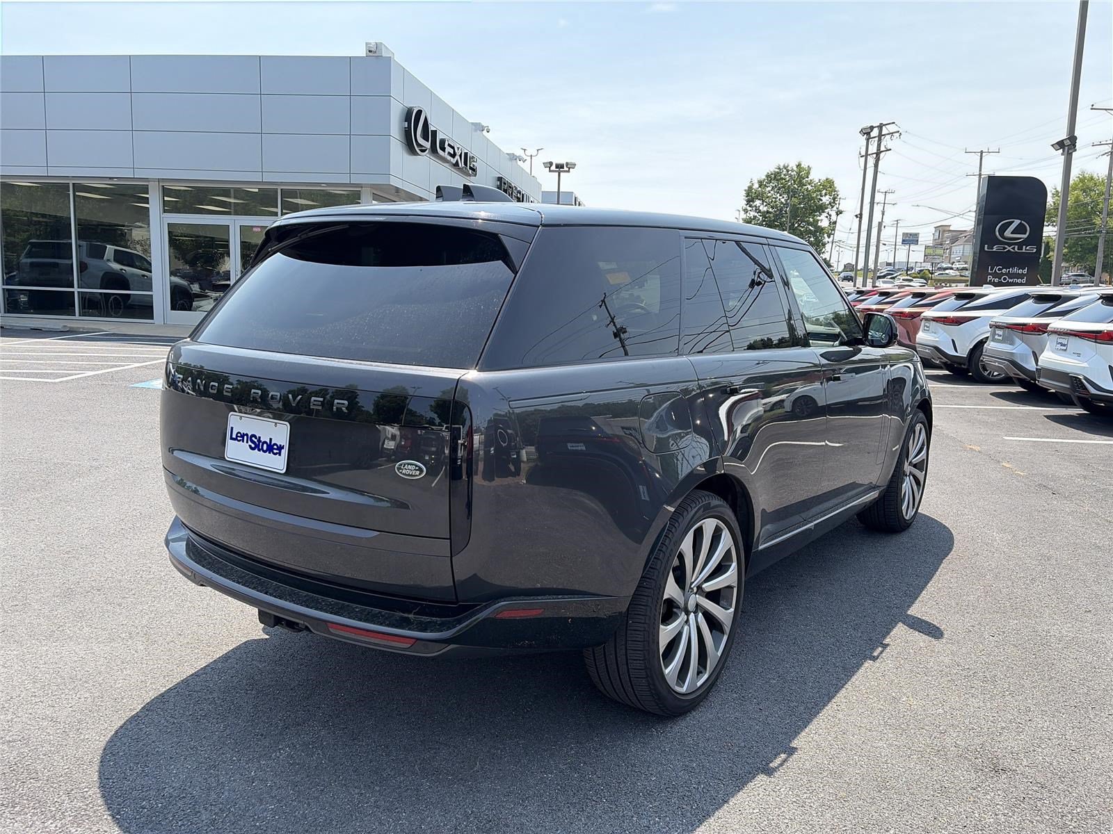 Used 2023 Land Rover Range Rover SE AWD/4WD image 5