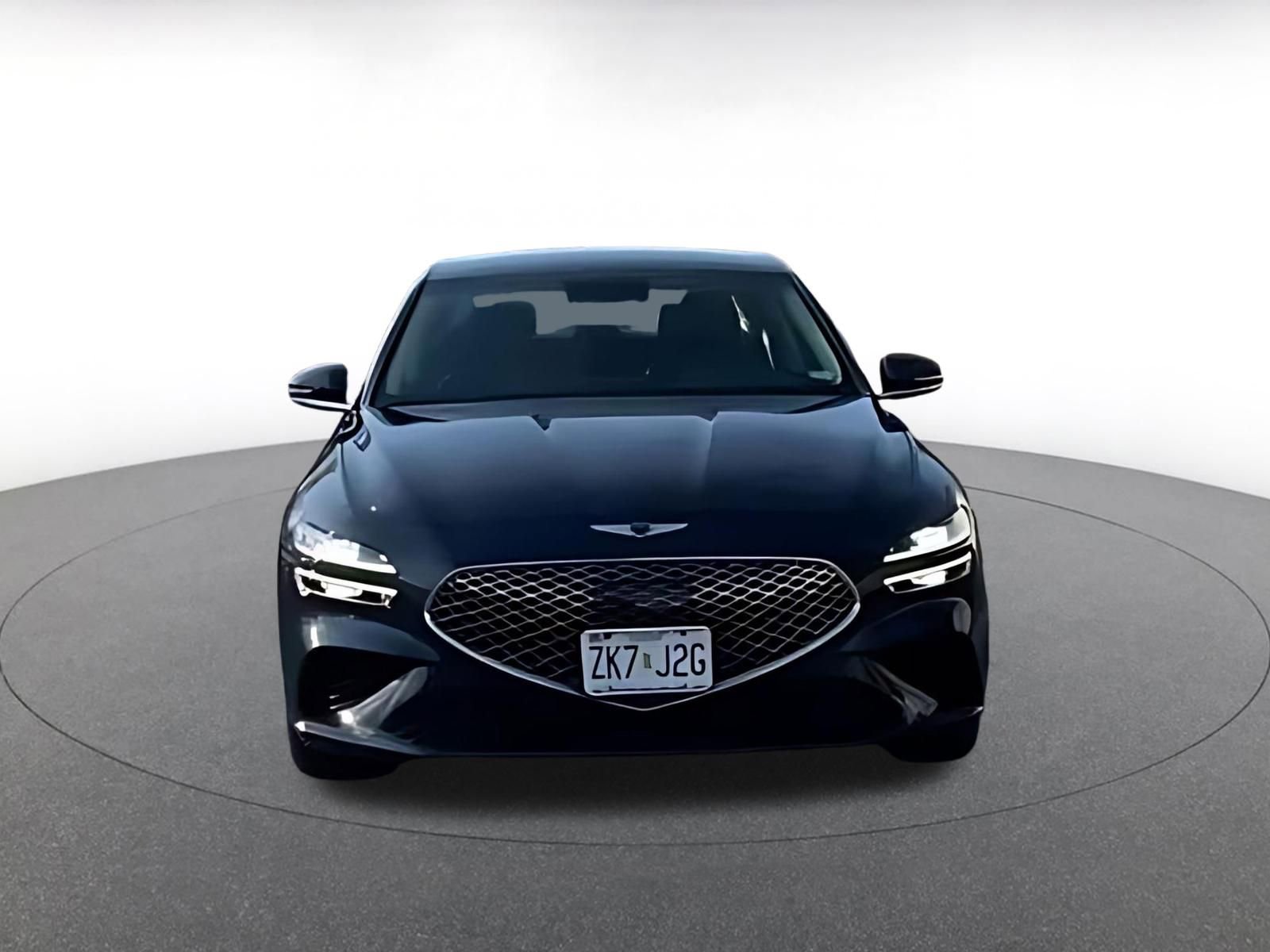 Used 2025 Genesis G70 2.5T image 9