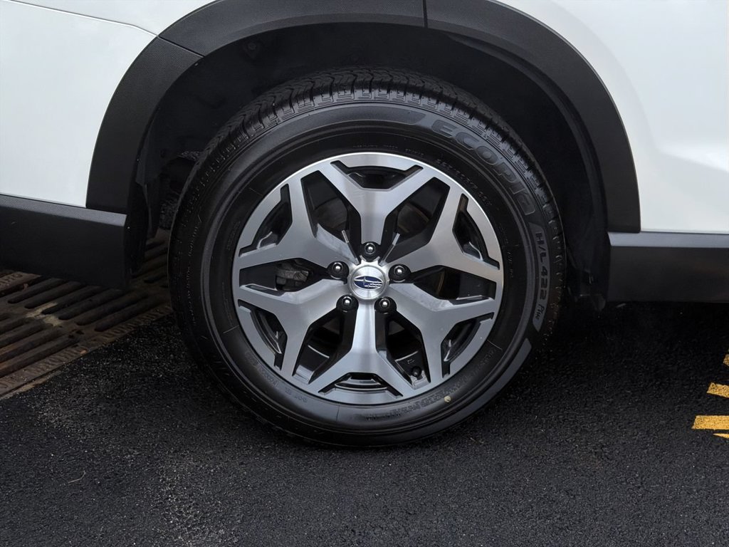 Certified 2023 Subaru Forester Premium AWD/4WD image 12