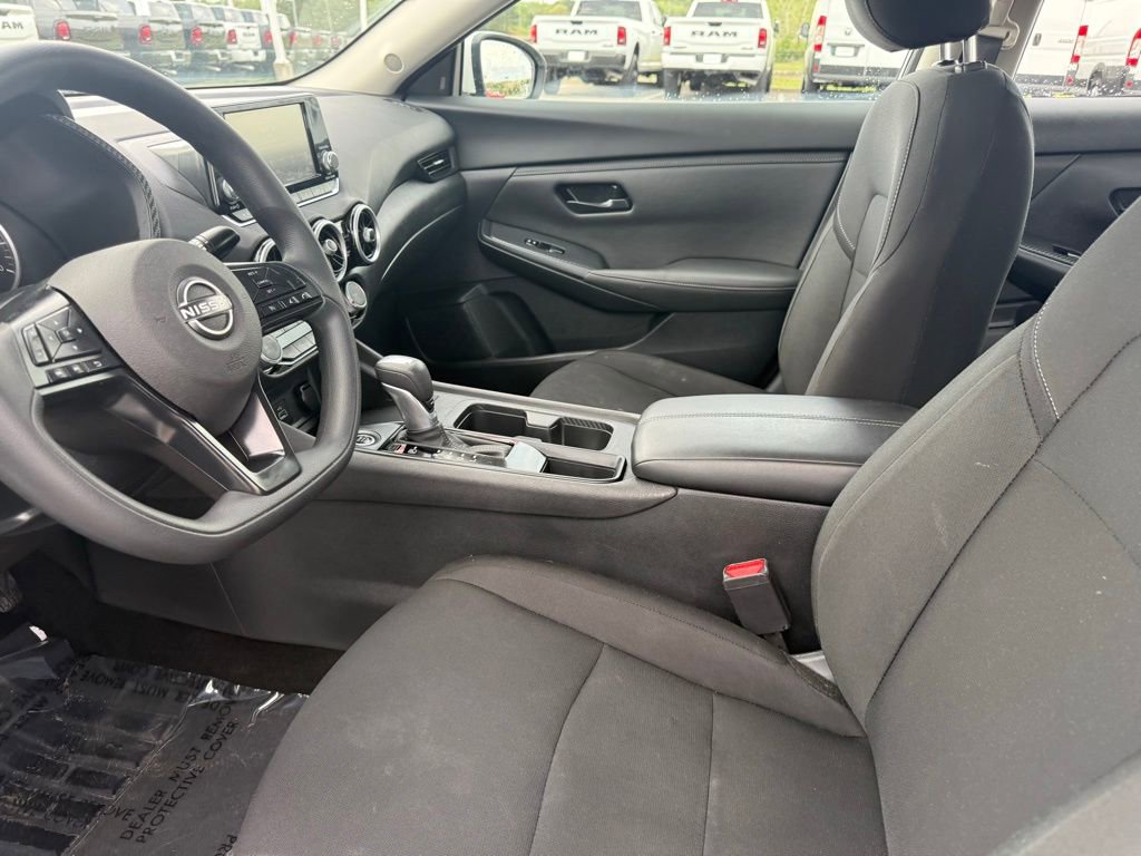 Used 2025 Nissan Sentra S image 9