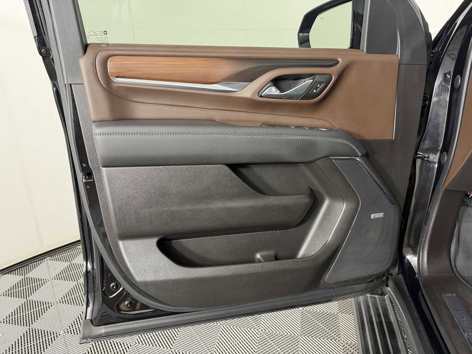 Certified 2021 GMC Yukon Denali w/ Denali Premium Package image 9