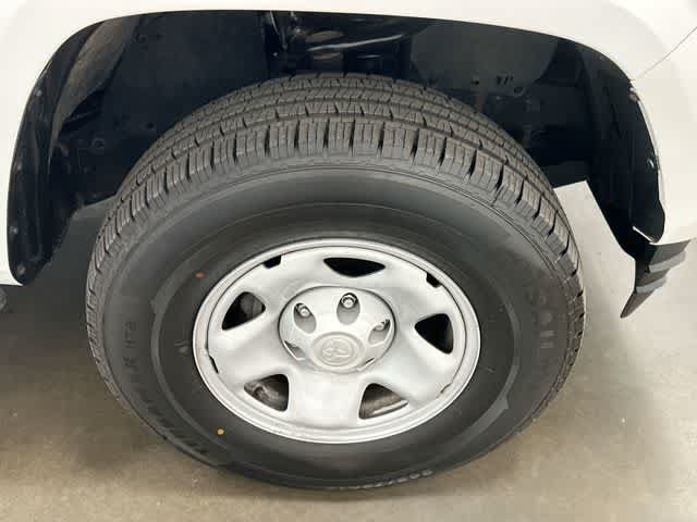Used 2023 Toyota Tacoma SR AWD/4WD image 5