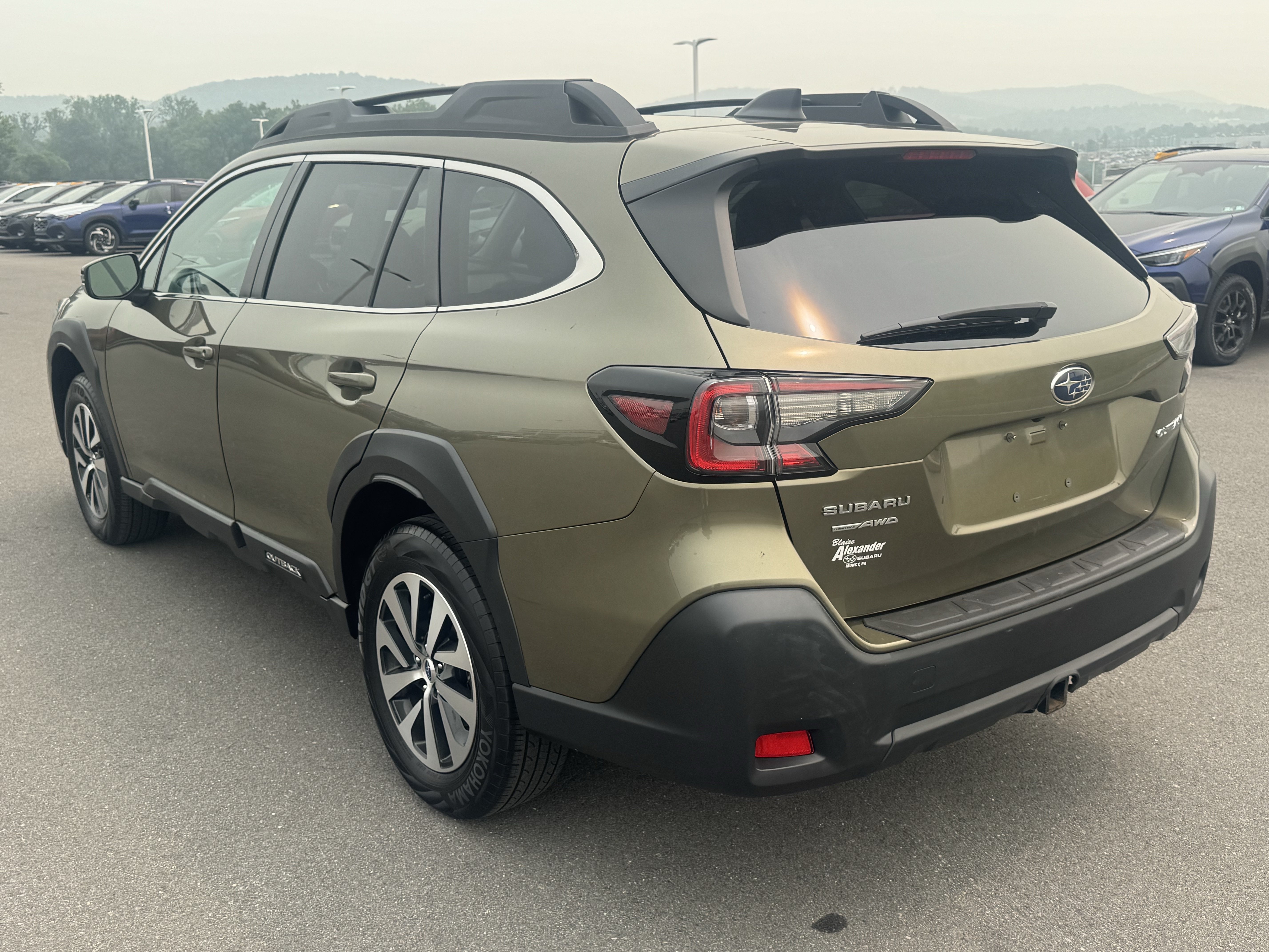 Certified 2024 Subaru Outback Premium w/ Popular Package #1A AWD/4WD image 6