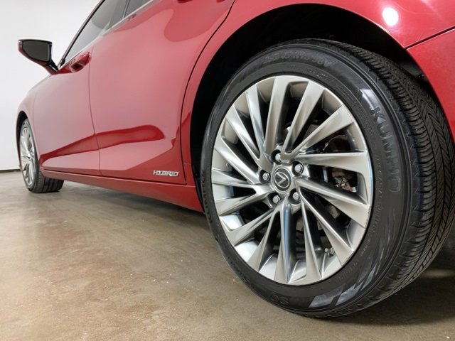 Used 2019 Lexus ES 300h image 16