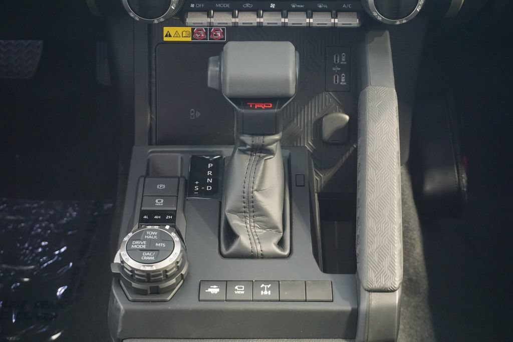 New 2026 Toyota Tacoma TRD Off-Road w/ TRD Off Road Premium Package AWD/4WD image 32