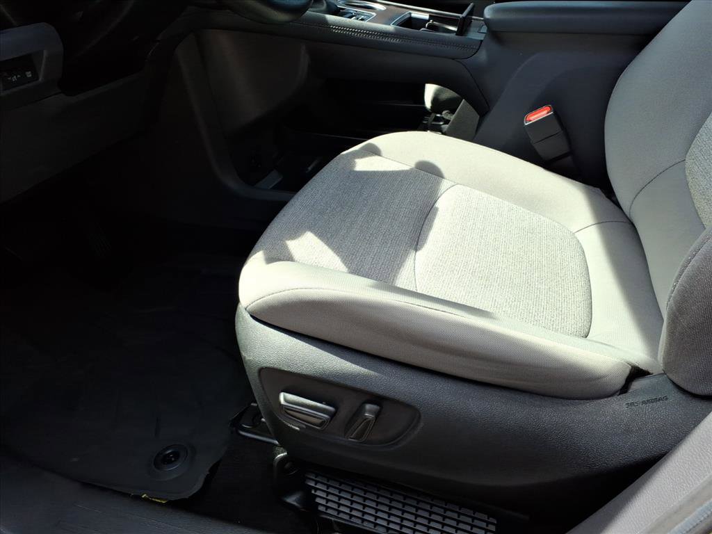 Used 2024 Toyota Sienna LE FWD image 19