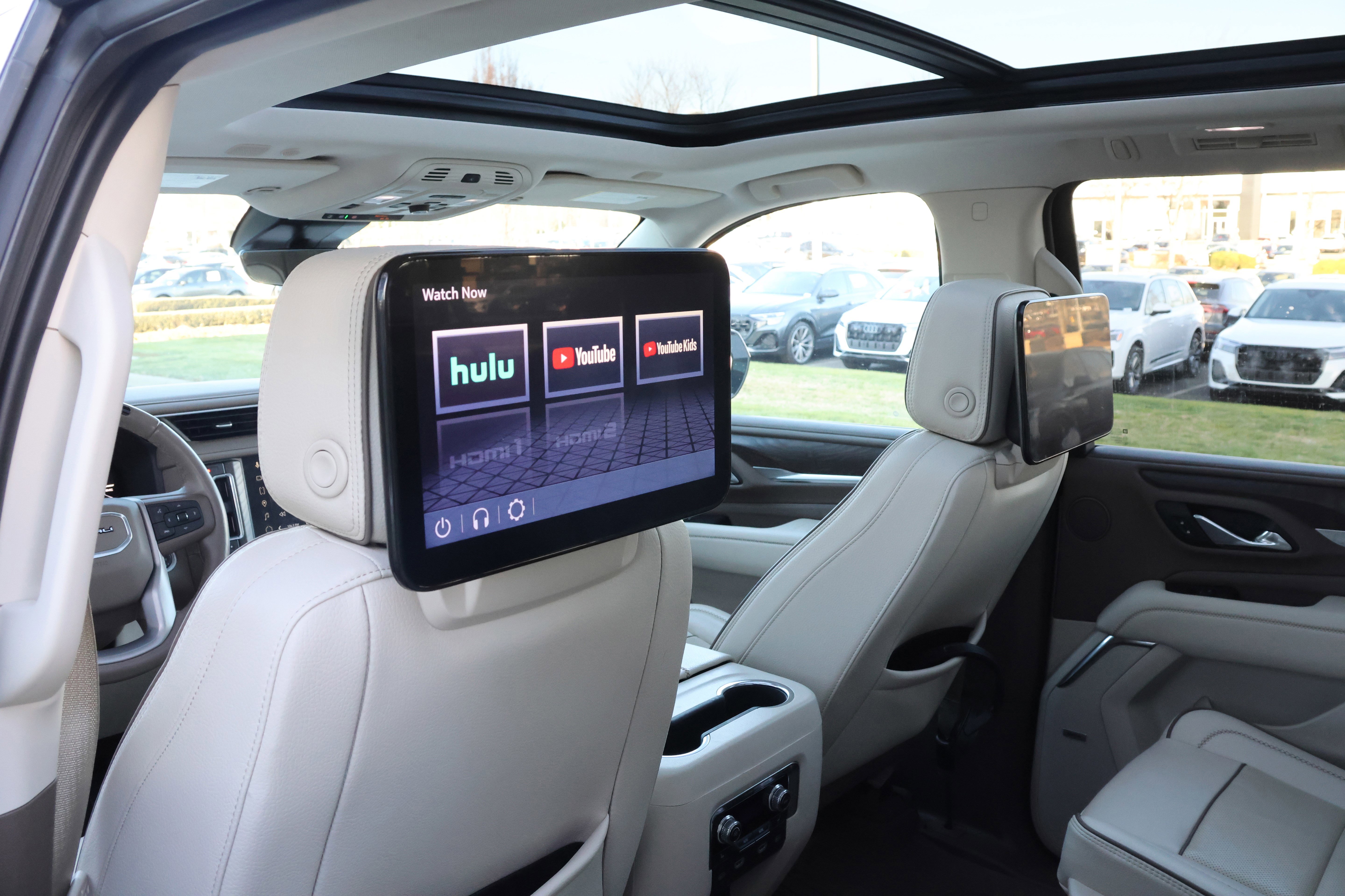 Used 2024 GMC Yukon XL Denali w/ Denali Reserve Package image 37