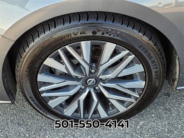 Used 2024 Nissan Altima 2.5 SV image 17