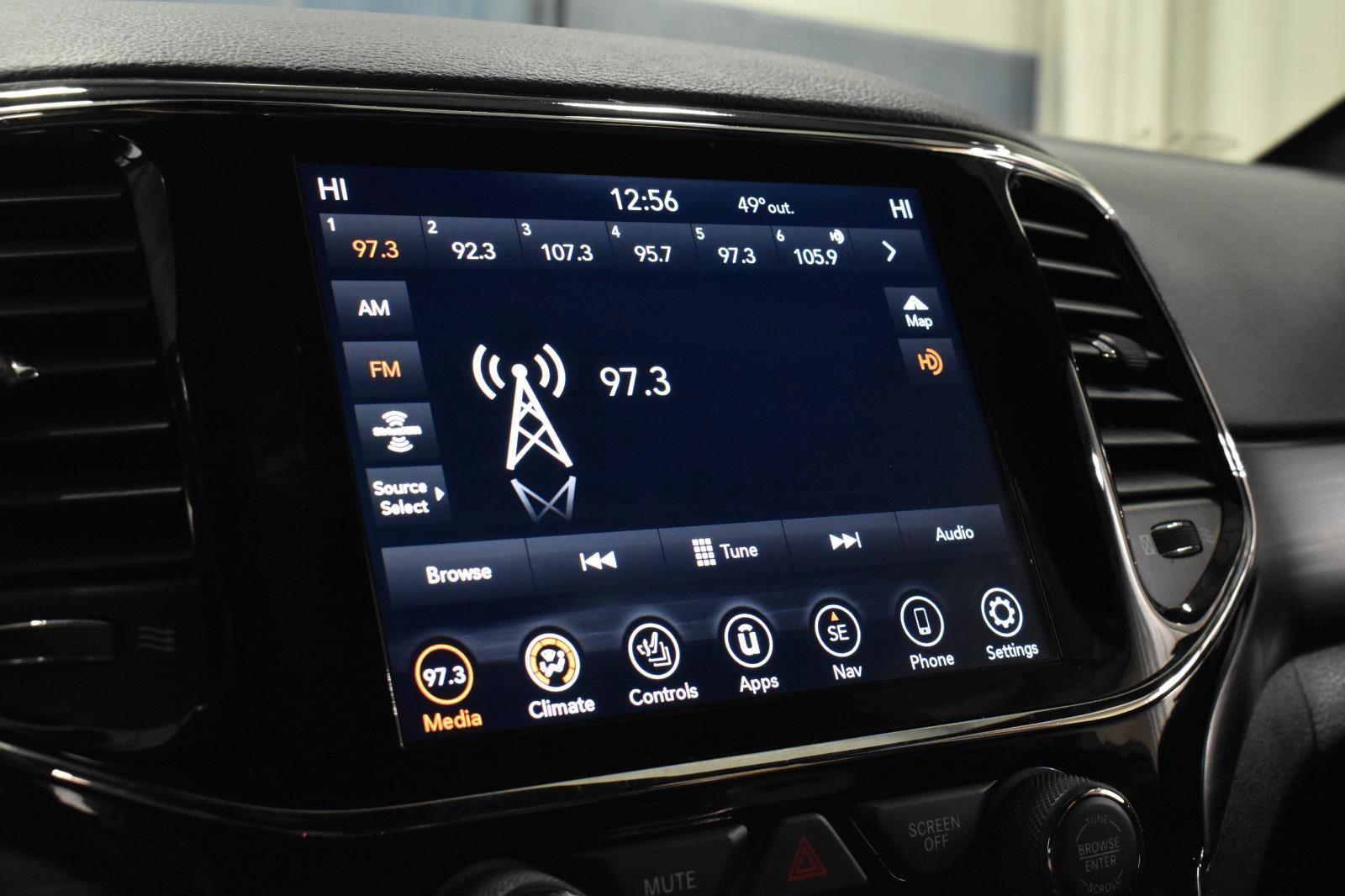 Used 2021 Jeep Grand Cherokee Laredo X image 13