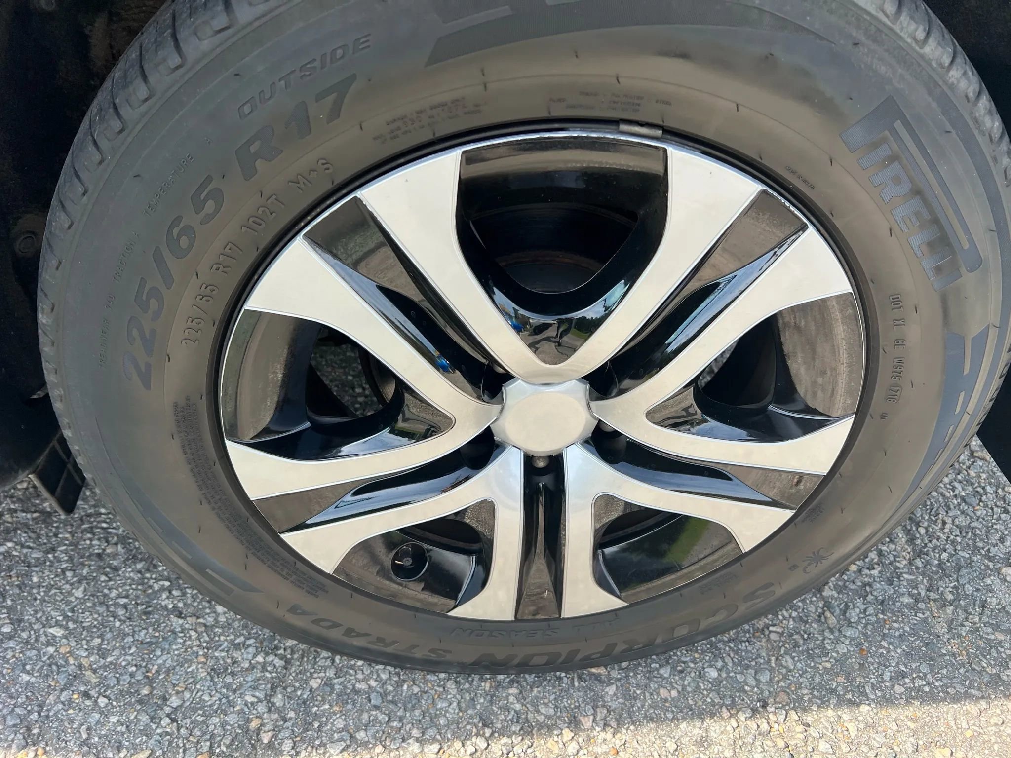 Used 2014 Toyota RAV4 LE image 30