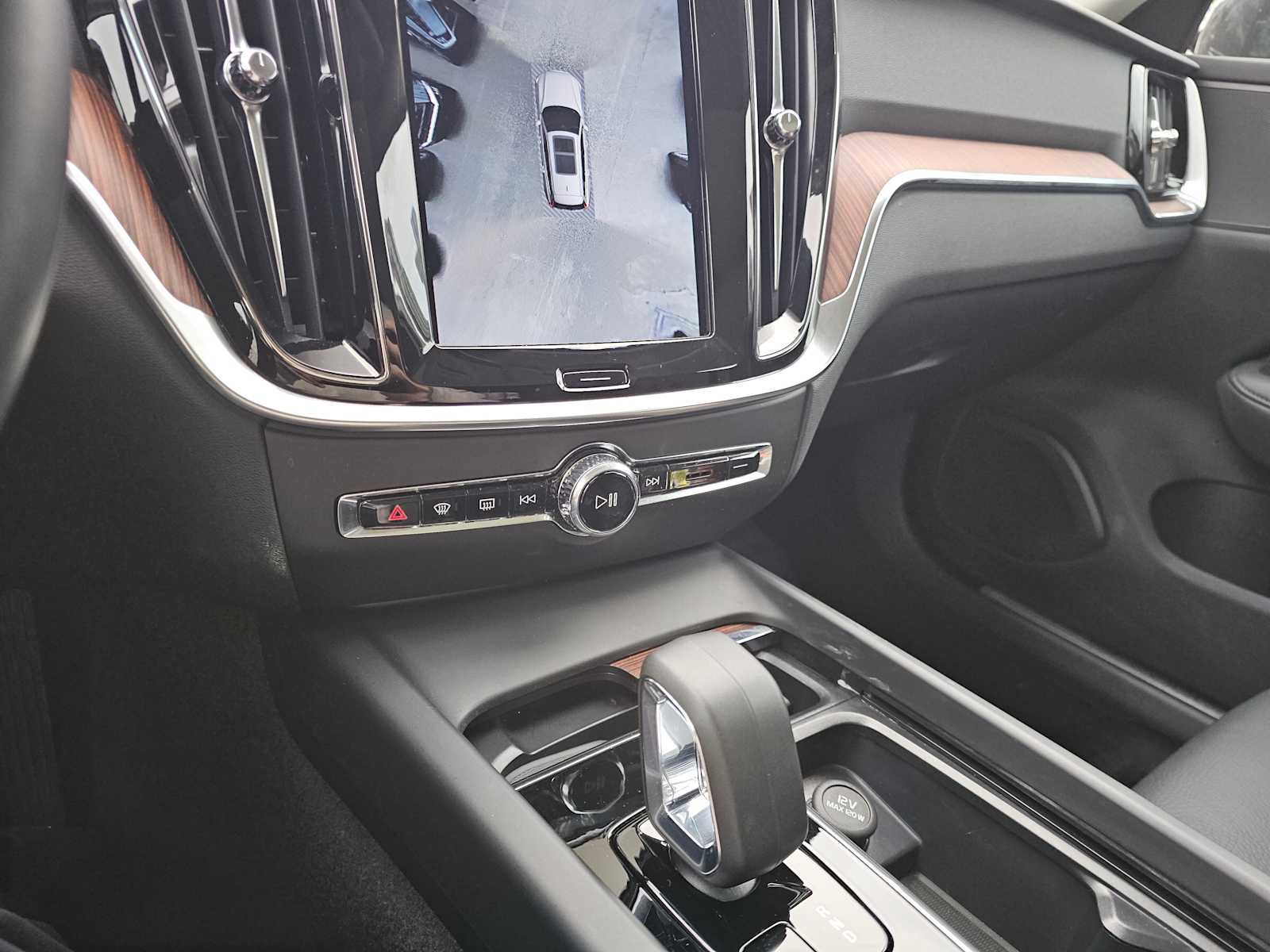 Certified 2025 Volvo V60 B5 Cross Country Plus image 29