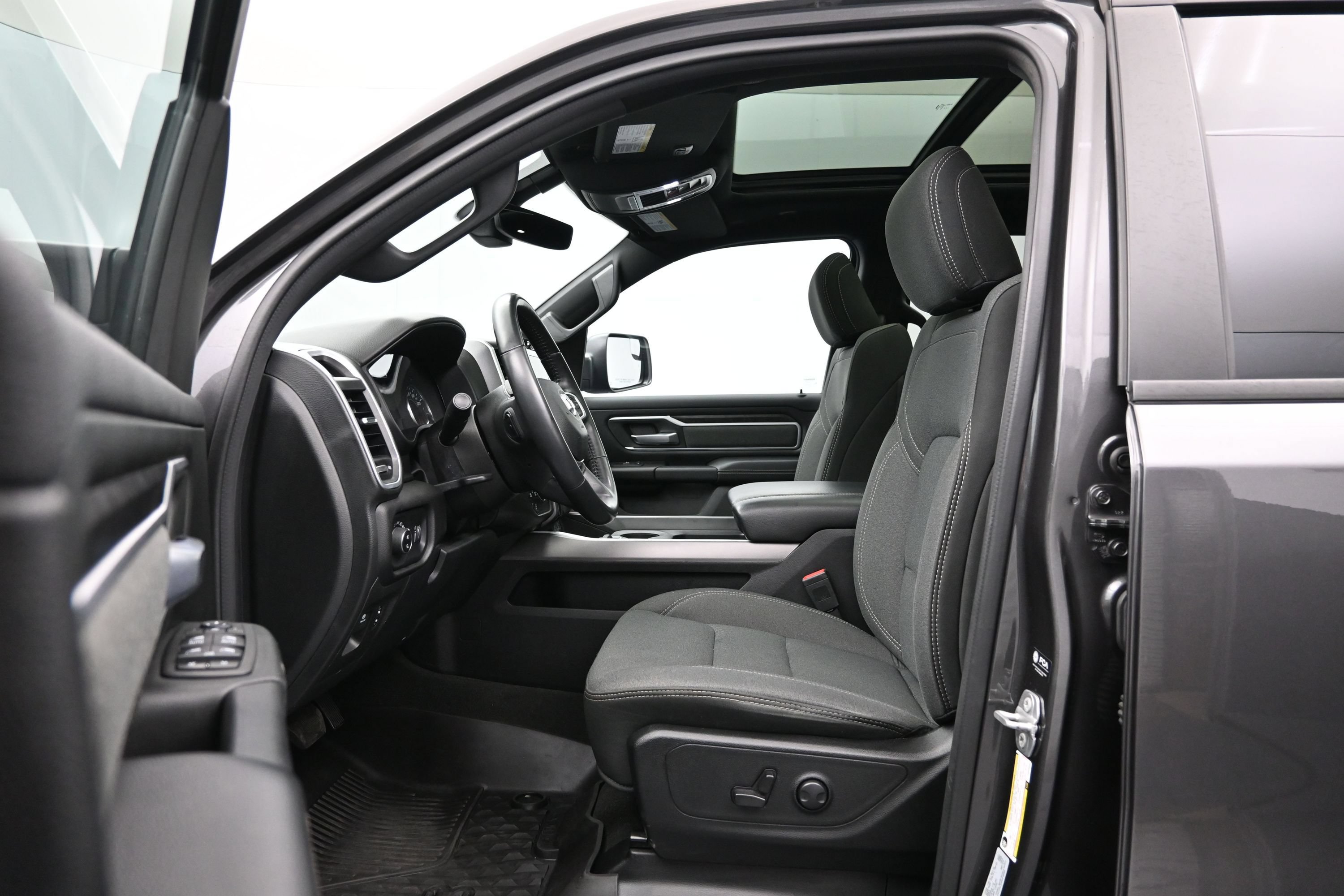 Used 2023 RAM 1500 Big Horn AWD/4WD image 9