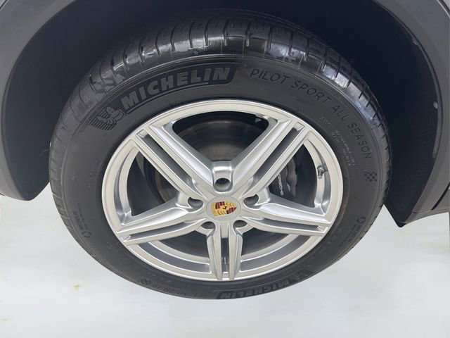Used 2016 Porsche Cayenne image 17