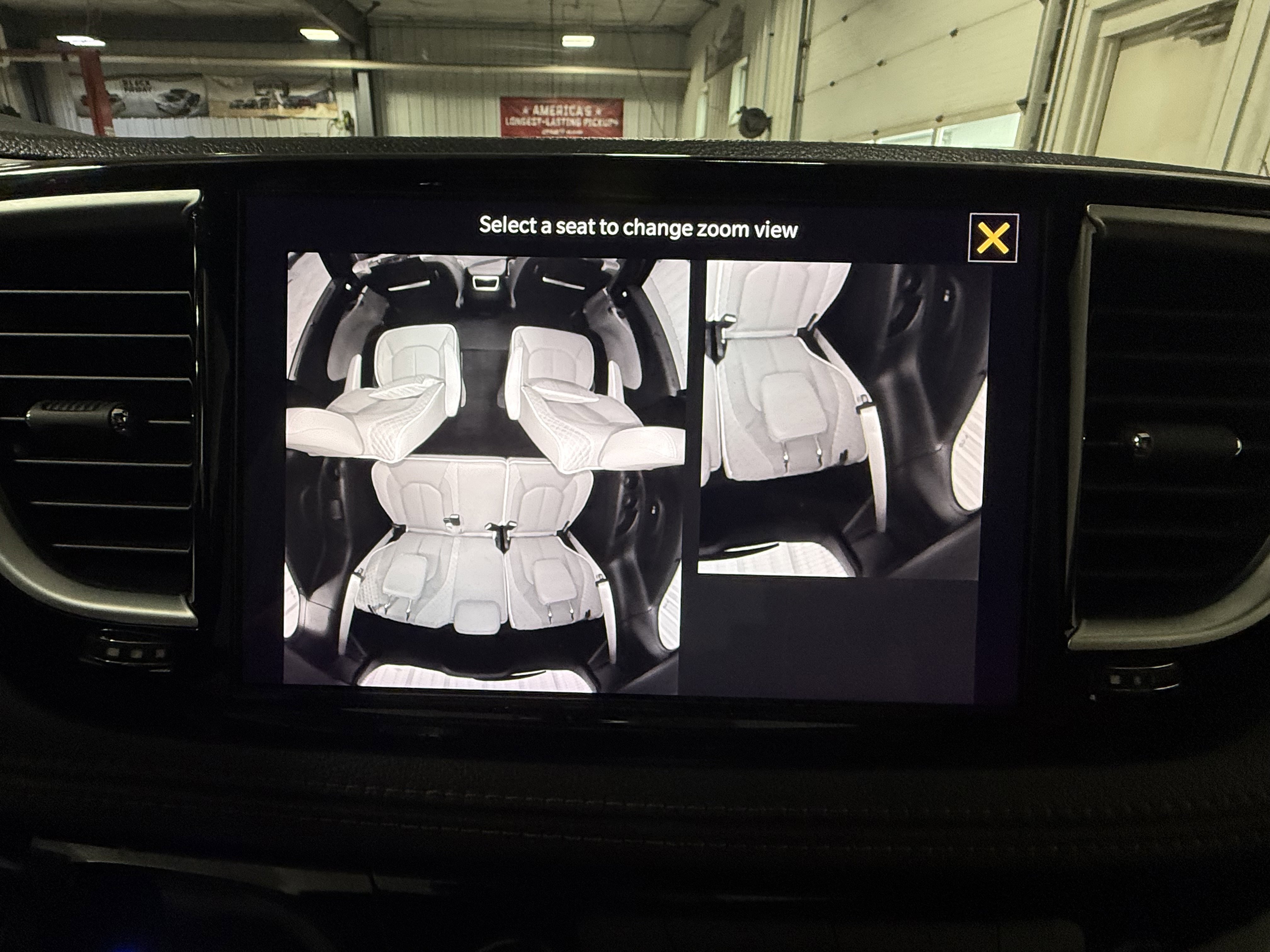 Used 2024 Chrysler Pacifica Pinnacle image 35