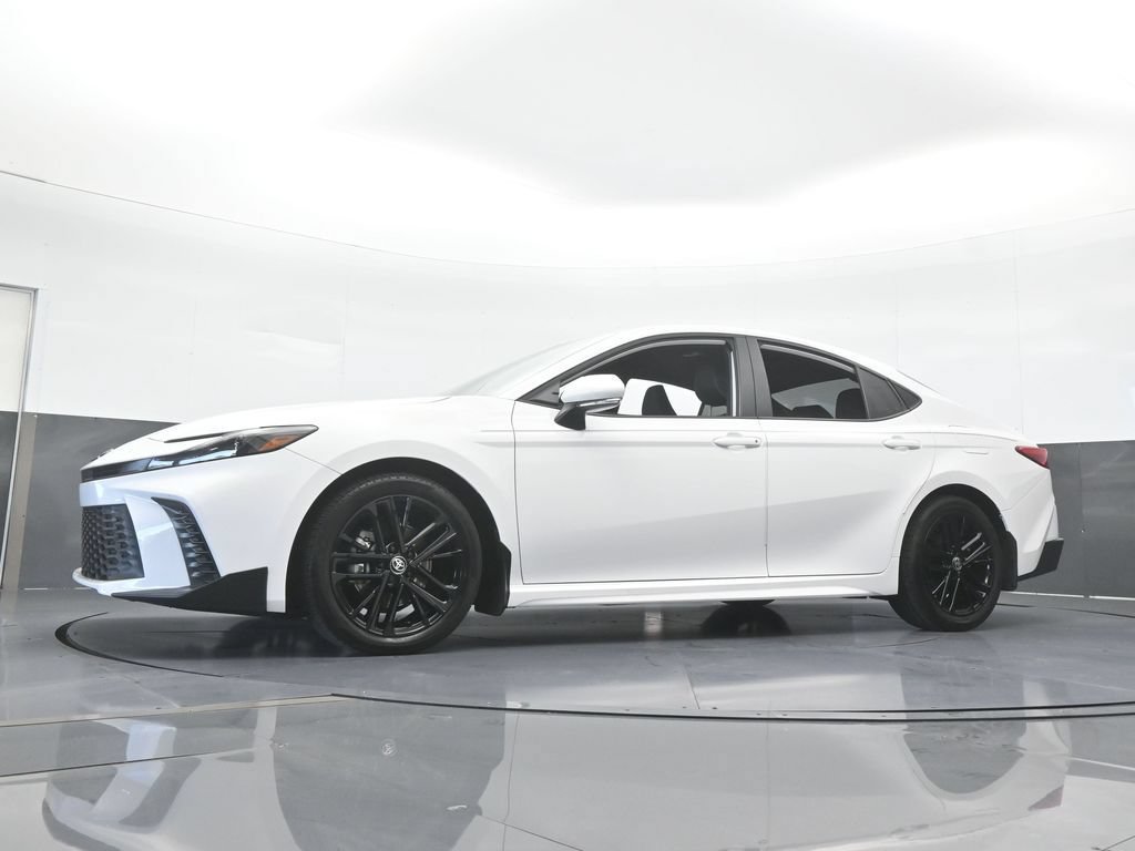 Used 2026 Toyota Camry SE FWD image 60