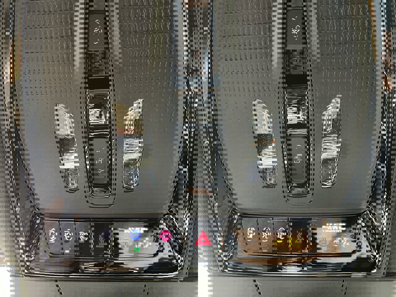 Used 2024 Cadillac Lyriq Luxury w/ LPO, Floor Liner Package image 28