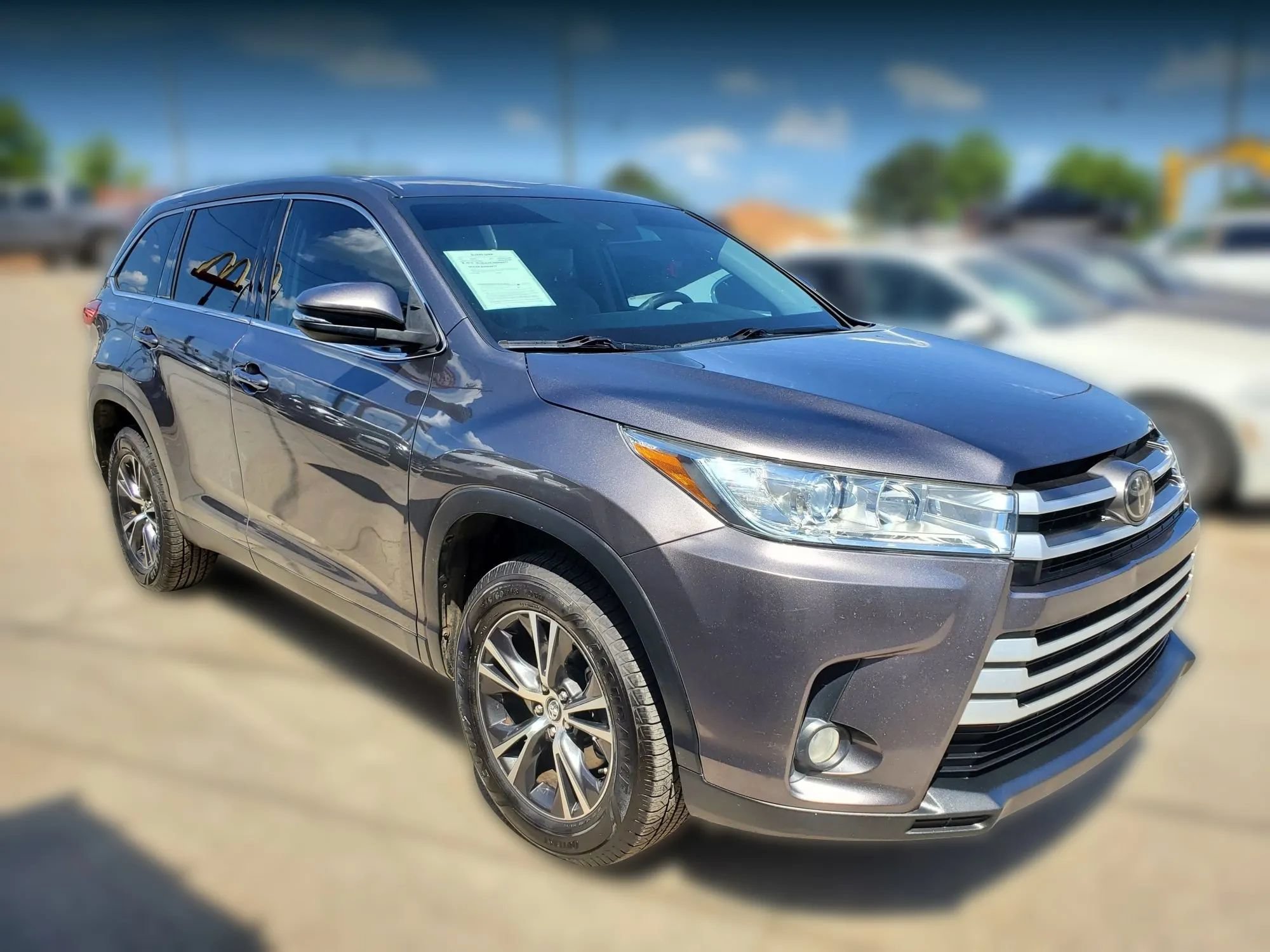 Used 2019 Toyota Highlander Plus FWD image 19