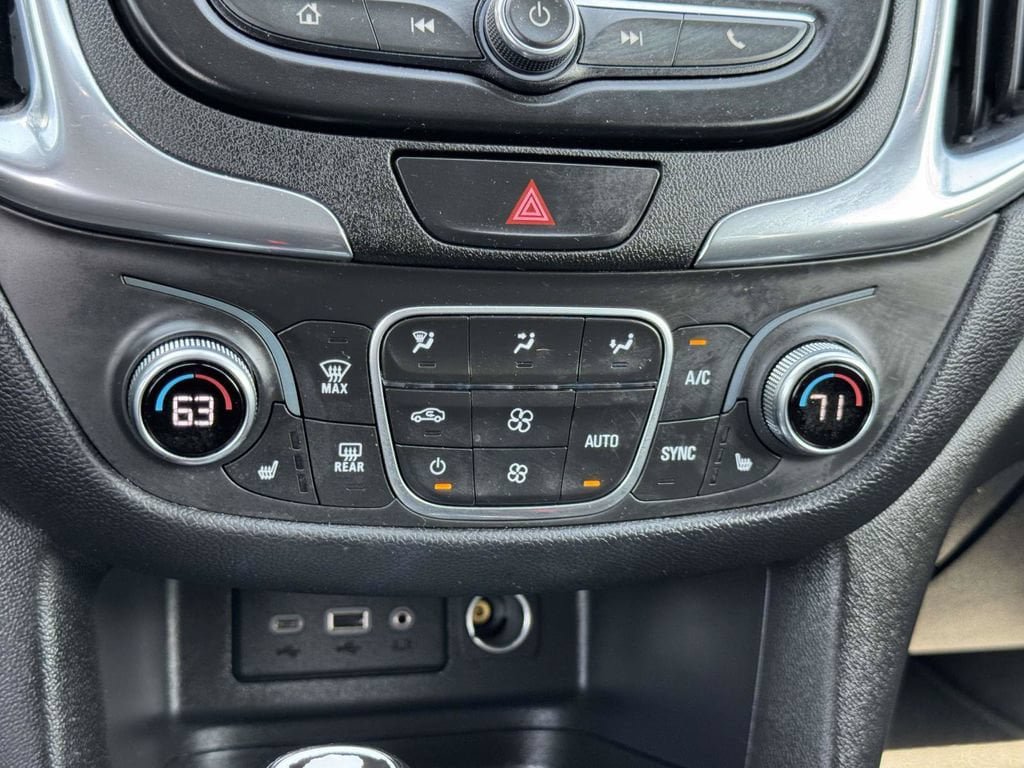 Used 2020 Chevrolet Equinox LT w/ Driver Convenience Package FWD image 6