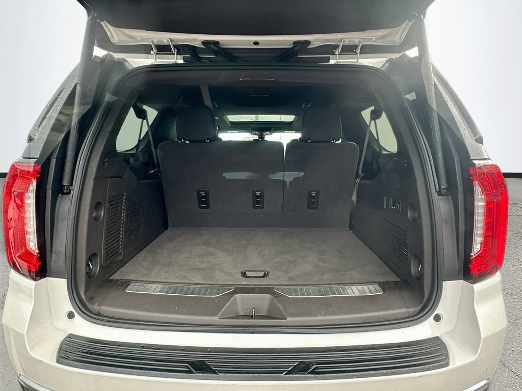 Used 2021 GMC Yukon XL Denali w/ Denali Premium Package RWD image 29